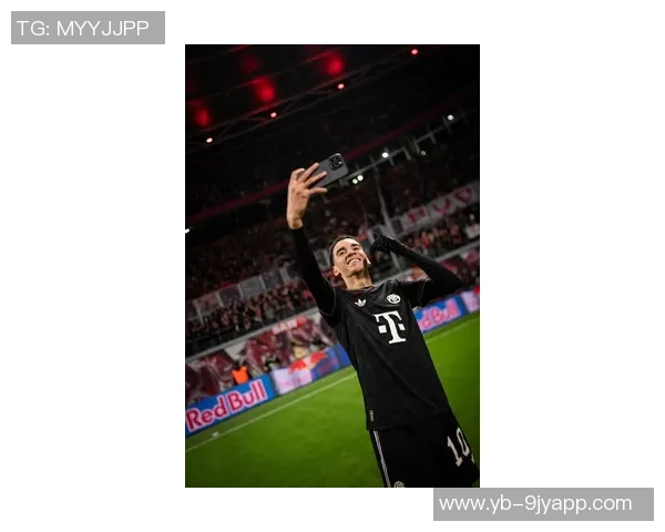 穆西亚拉复出在即今日参与球队部分训练备战新赛季